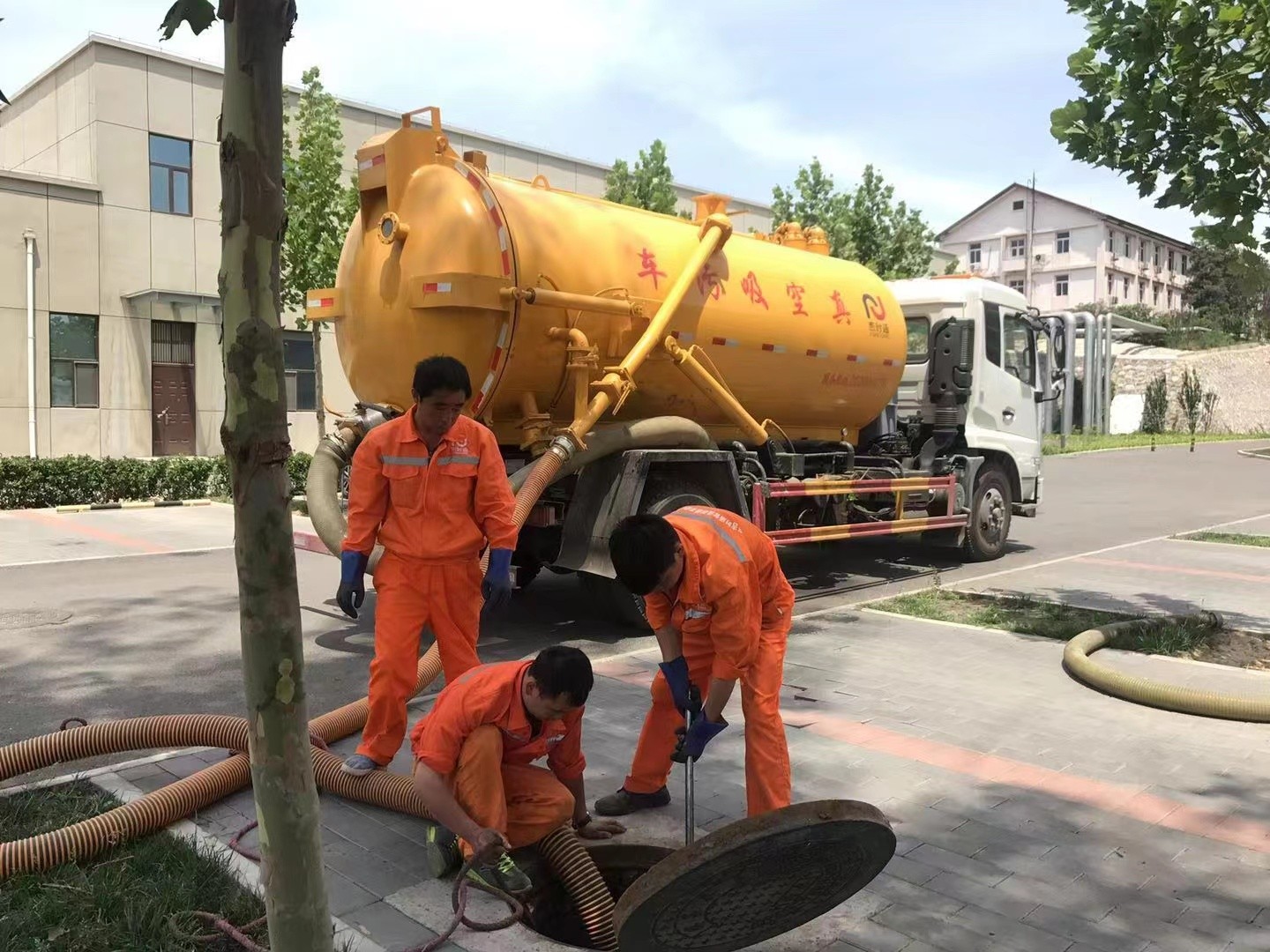 猇亭化粪池清理与5-8吨吸粪车施工效率分析